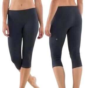 Lululemon In The Flow Crop Leggings Coral Pink Ruched Capri Athletic Womens 6